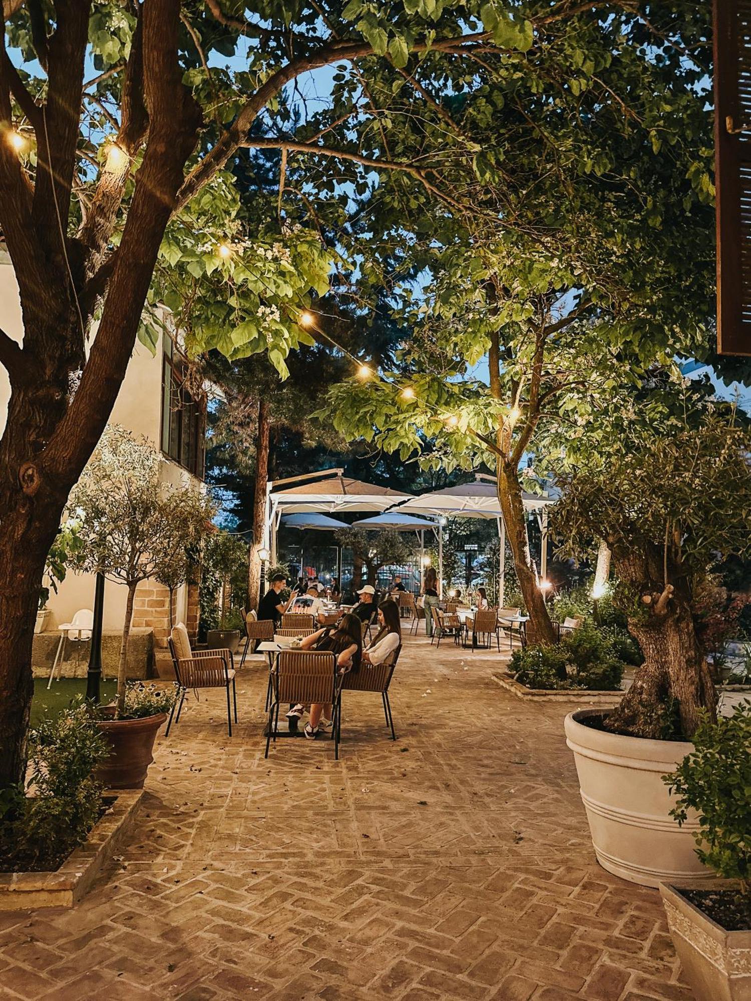 Seven Cafe & Hotel Pogradec Luaran gambar