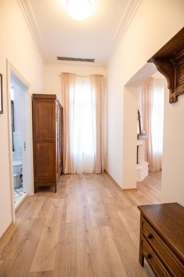 Seven Cafe & Hotel Pogradec Luaran gambar