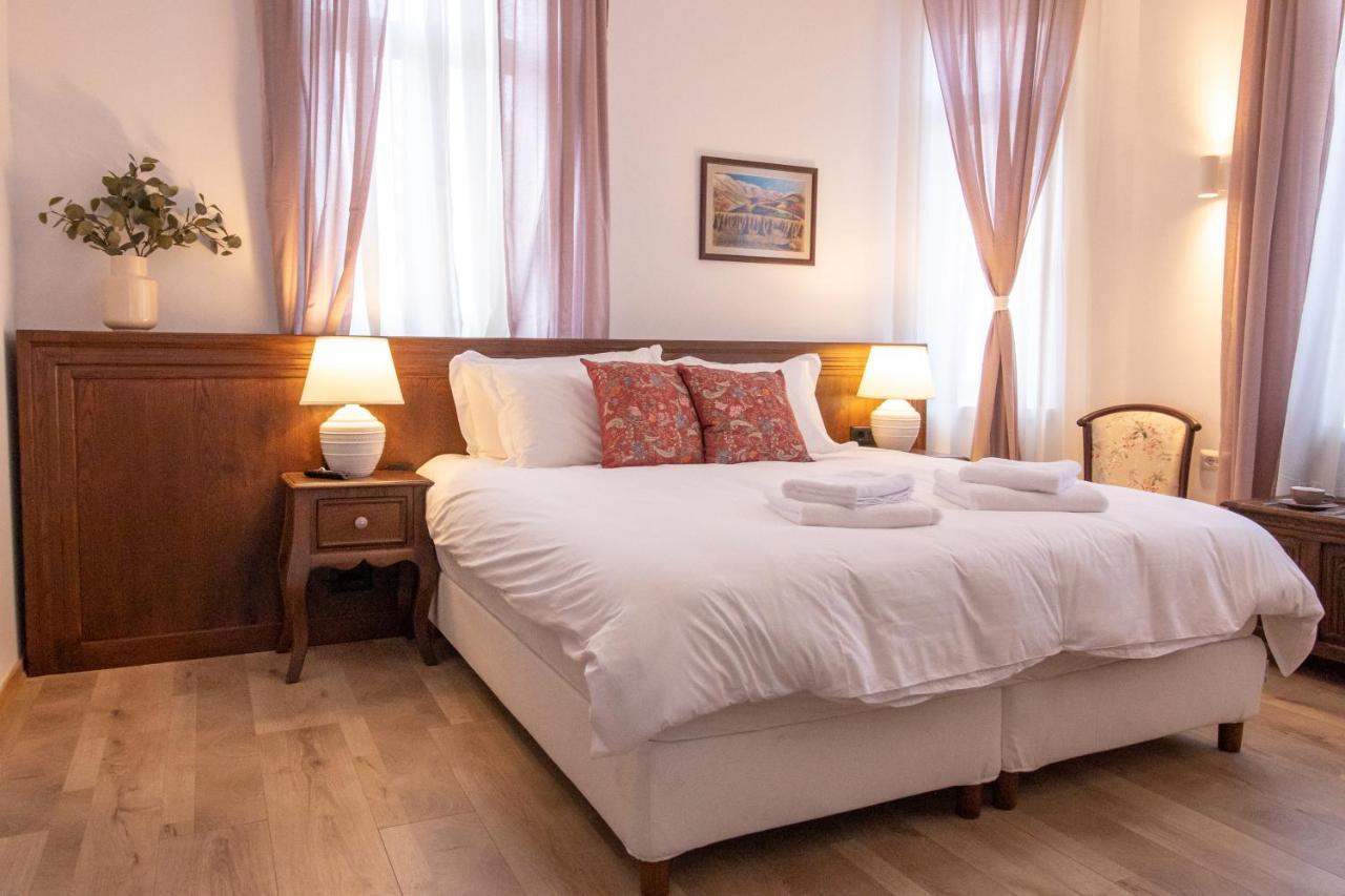 Seven Cafe & Hotel Pogradec Luaran gambar