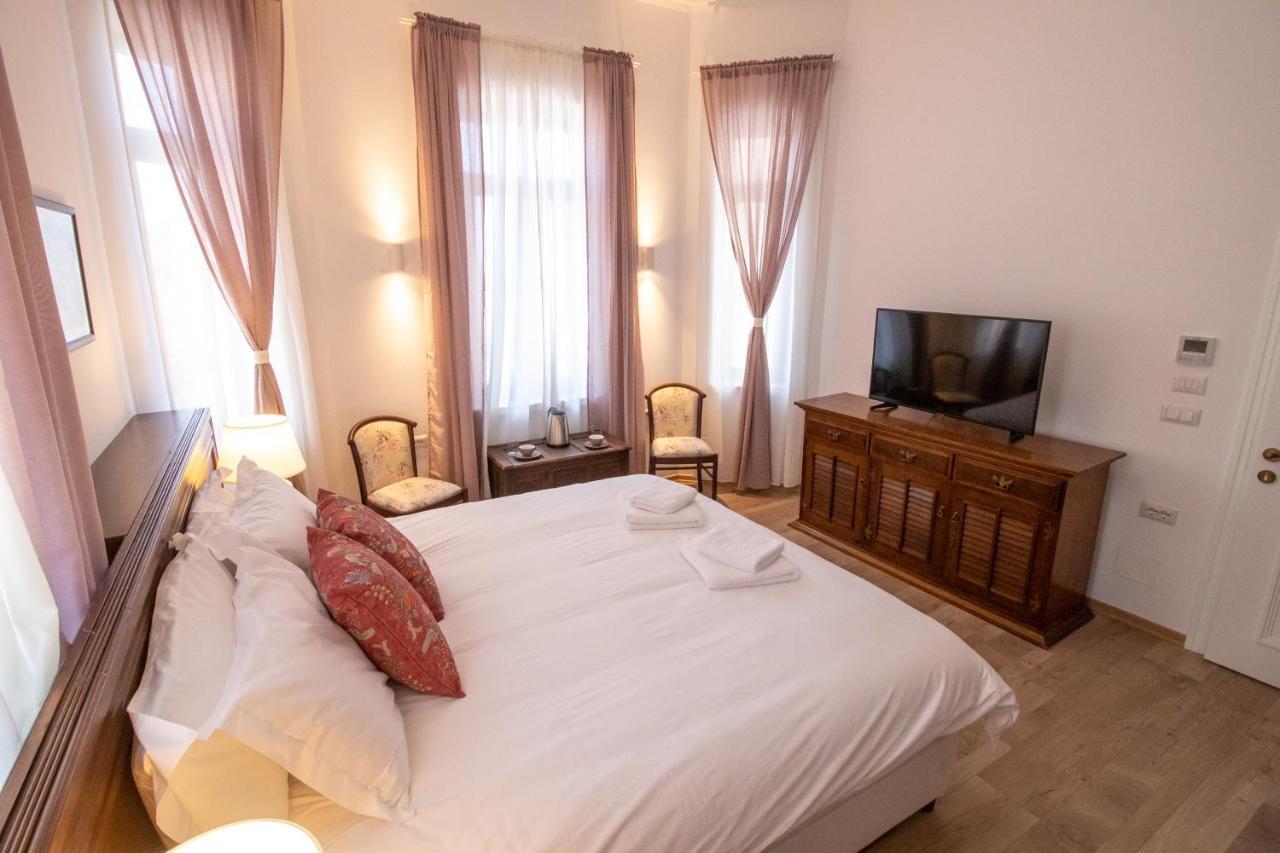 Seven Cafe & Hotel Pogradec Luaran gambar