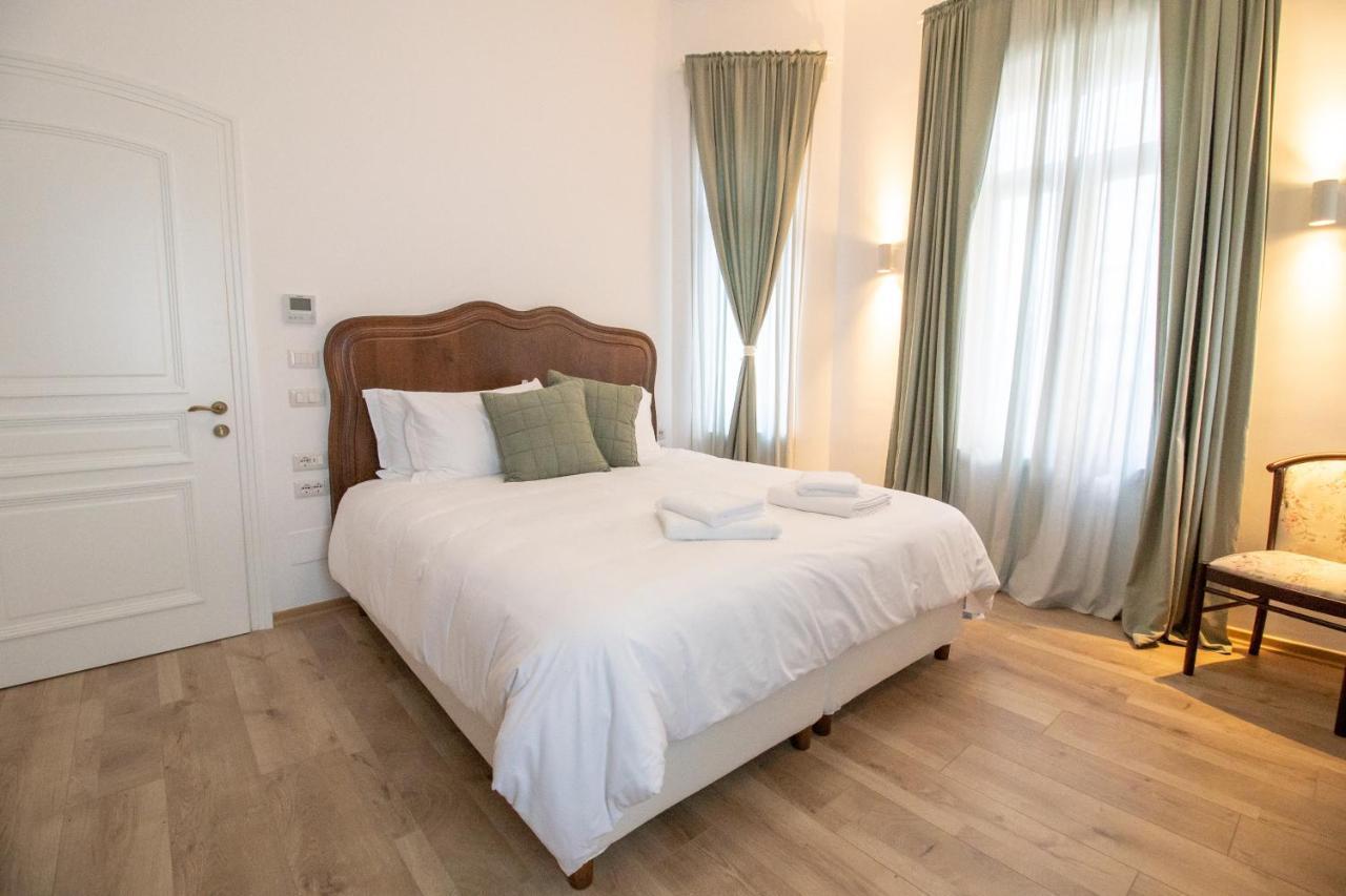 Seven Cafe & Hotel Pogradec Luaran gambar