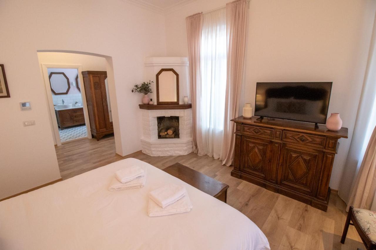 Seven Cafe & Hotel Pogradec Luaran gambar