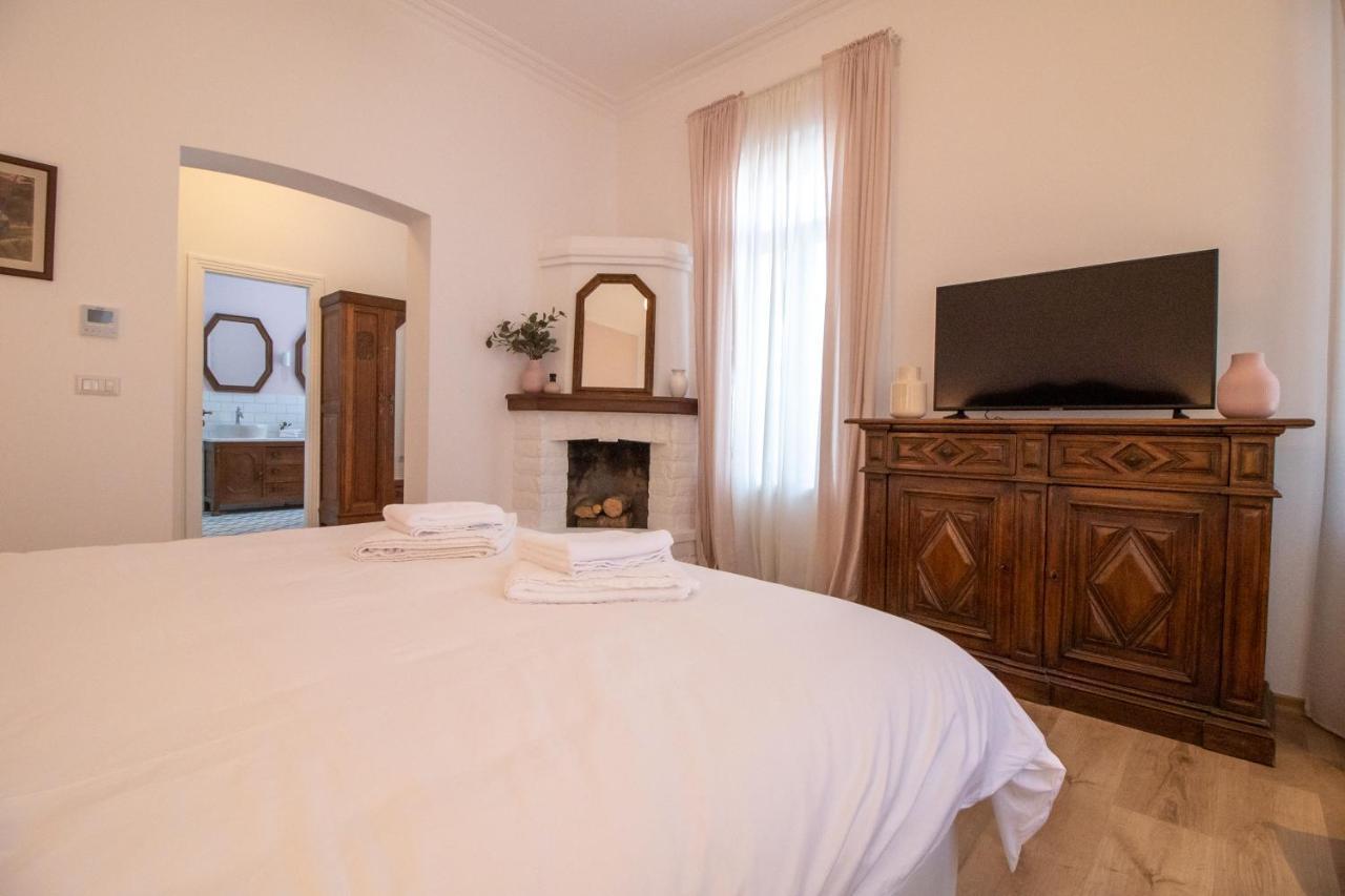 Seven Cafe & Hotel Pogradec Luaran gambar